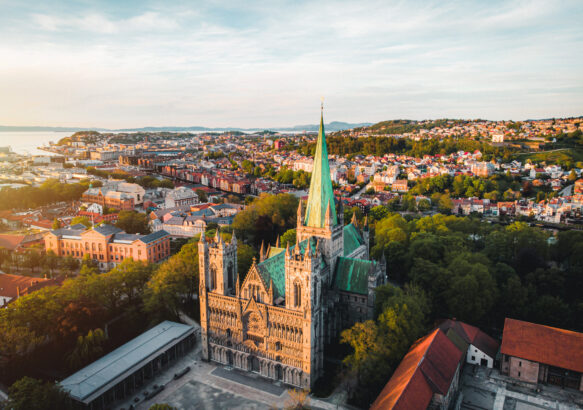 Dronebilde av Nidarosdomen
