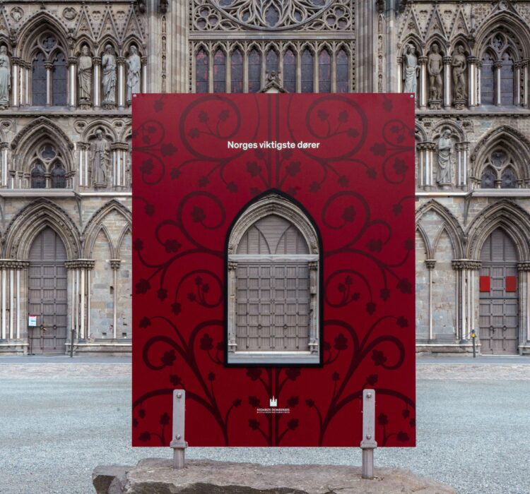 Norges viktigste dører - plakat foran vestfronten