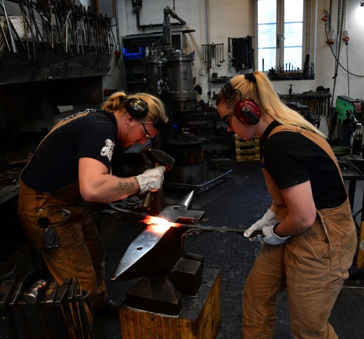 Magnus og smiprosjekt Foto Henning Gro 10