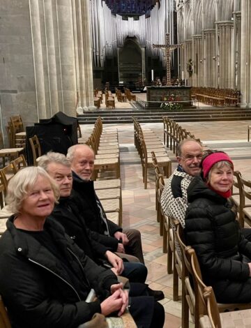 Ottesong familien Aune og Morreaunet benk Ottesong familien Aune og Morreaunet benk